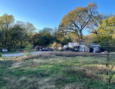 1811 S Lamar Ave, Denison, TX 75021 - photo 4