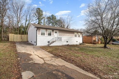 2442 Senior Dr, Charlotte, NC 28216 - photo 2