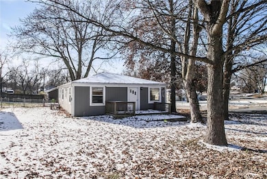 215 W North St, Belton, MO 64012 - photo 4