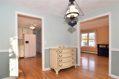 44 Bayview Dr, West Warwick, RI 02893 - photo 4