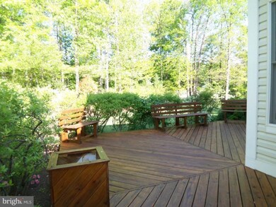 5201 Summit Dr, Fairfax, VA 22030 - photo 4