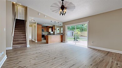 8152 Wellsmere Cir, Orlando, FL 32835 - photo 5