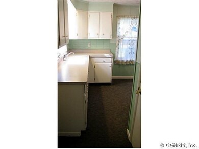 Kitchen plenty of counter top prep space on the ne
