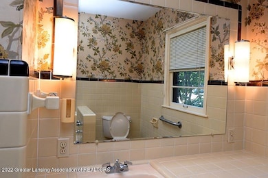 424 Mcpherson Ave, Lansing, MI 48915 - photo 7