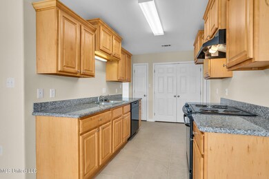 7-web-or-mls-2213 Paula Cir 7
