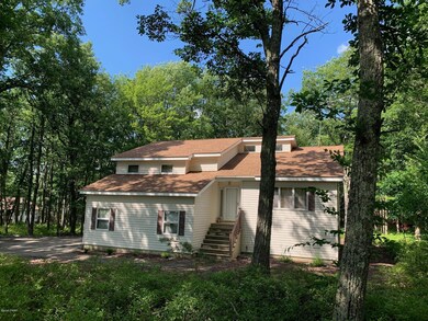 218 Maple Ridge Dr, Hawley, PA 18428 - photo 3