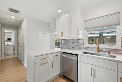 Jamaica Royale unit 46, Sarasota, FL 34242 - photo 5