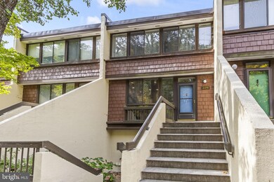 2216 S Quincy St unit 2, Arlington, VA 22204 - photo 2