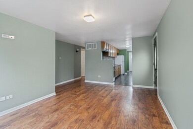 118 Toro Cir, Carpentersville, IL 60110 - photo 5