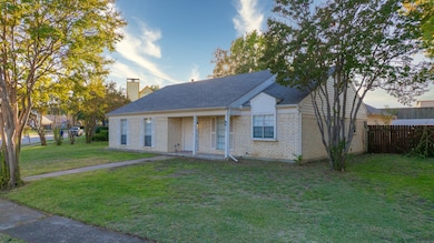 2301 Saharah Dr, Garland, TX 75044 - photo 2