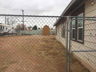 212 W Scharbauer St, Hobbs, NM 88240 - photo 3