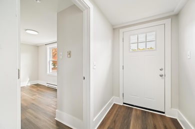 628-HutchinsonSt-BR-5