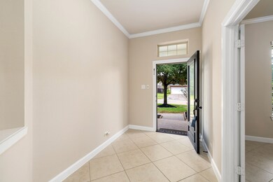 Inviting entryway, setting the tone for the warmth