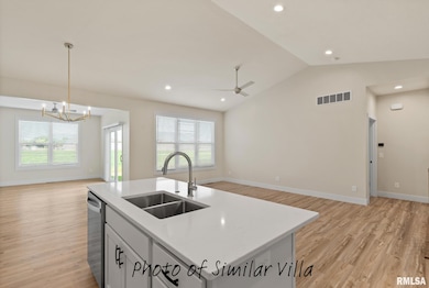 39 Frank Ct, Le Claire, IA 52753 - photo 5