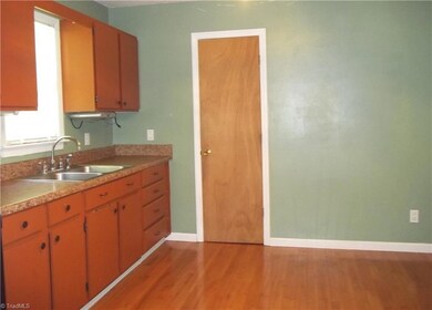 1540 Leslie St, Asheboro, NC 27205 - photo 5