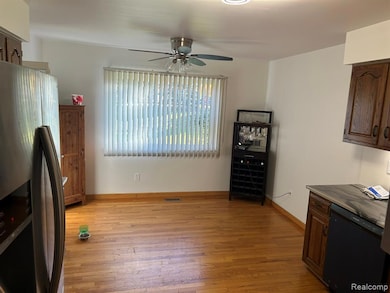 438 Lockmoor Ct unit 18, Grand Blanc, MI 48439 - photo 5