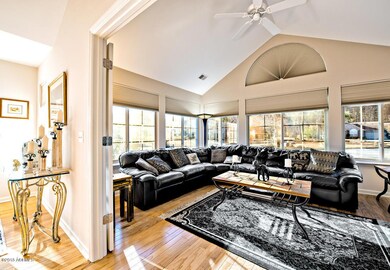 2164 abbeyglenway_den