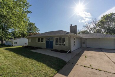 3205 Mcclain Dr, Cedar Falls, IA 50613 - photo 2