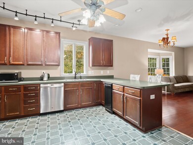 9 Todd Ct, Thurmont, MD 21788 - photo 4