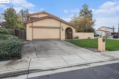 1718 Yellowstone Dr, Antioch, CA 94509 - photo 3