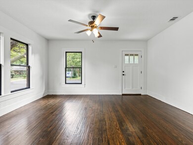 709 N Gaines St, Ennis, TX 75119 - photo 4