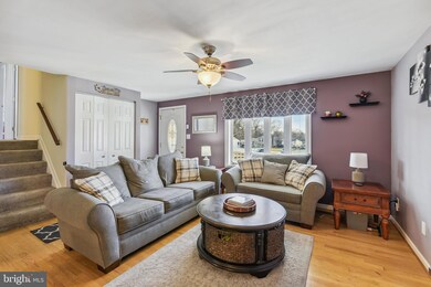 7 Honey Locust Ct, Essex, MD 21221 - photo 6