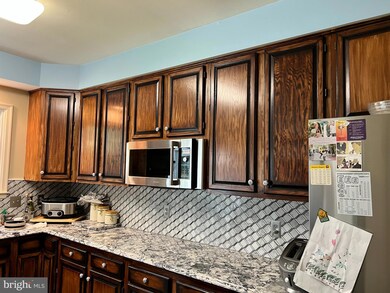 8530 Oak Chase Cir, Fairfax Station, VA 22039 - photo 6