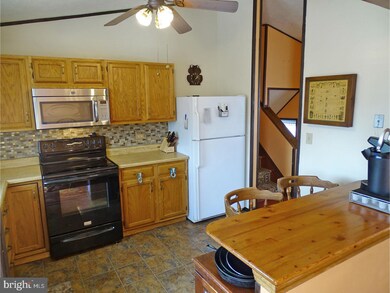 141 Independence Dr, Morrisville, PA 19067 - photo 4