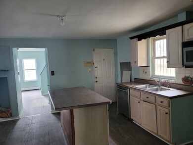 19 Clinton Ct, Lawrence, MA 01841 - photo 3