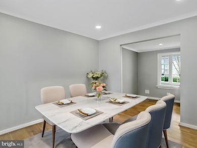 6822 Rolling Rd, Springfield, VA 22152 - photo 3