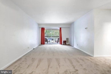 5912 Cove Landing Rd unit 301, Burke, VA 22015 - photo 3