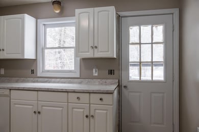 42-Unit 2 Kitchen (4 of 5)