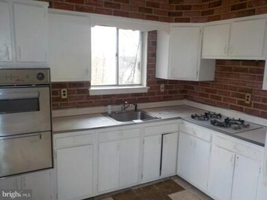 9809 Dubarry St, Glenn Dale, MD 20769 - photo 3