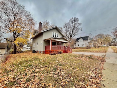 410 Oakley Ave, Rockford, IL 61101 - photo 3