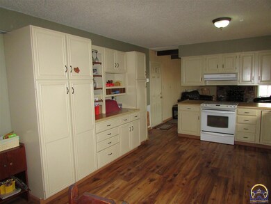 3406 SW Skyline Pkwy, Topeka, KS 66614 - photo 5