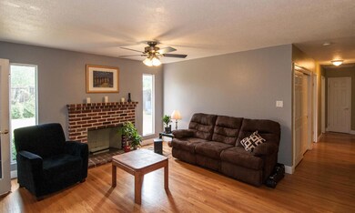 2354 Hawn Ave, Redding, CA 96002 - photo 2