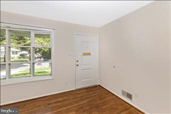 13304 Turkey Branch Pkwy, Rockville, MD 20853 - photo 2