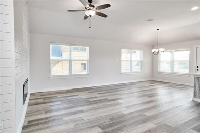 3105 Bent Trail Ct, Burleson, TX 76028 - photo 3