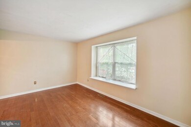 1065 Berkley Dr, Sykesville, MD 21784 - photo 6