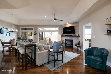 07_311 Mingo Way_Living01