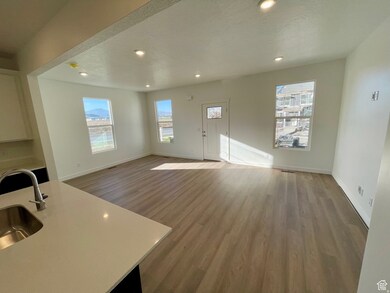 897 Mathilda Dr unit 254, Saratoga Springs, UT 84045 - photo 7