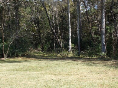 59 Gardner Rd, Laurel, MS 39443 - photo 2