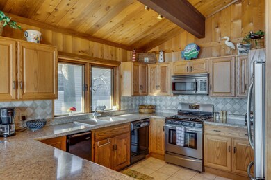 7112 N Maple Dr Coloma MI-large-026-23-T