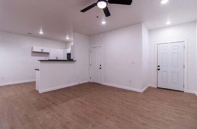 8800 N Shartel Ave unit A & B, Oklahoma City, OK 73114 - photo 4