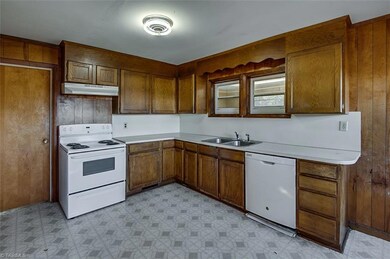 unlisted-address, Asheboro, NC 27203 - photo 7