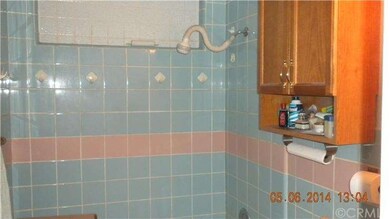 Tub/Shower bathroom