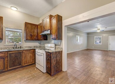 1541 W Martin Luther King jr Blvd, Texarkana, TX 75501 - photo 5