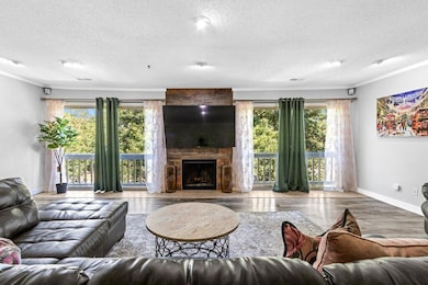 1214 Lake Shore Dr unit C, Columbus, OH 43204 - photo 3