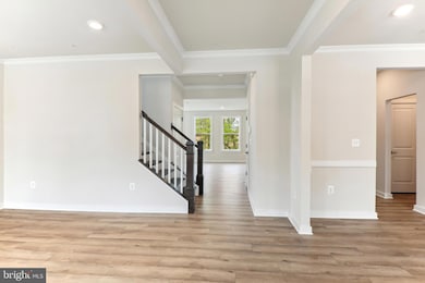 6910 Fountain Park Dr, Glenn Dale, MD 20769 - photo 3