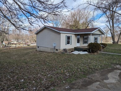 1628 E 19th St, Anderson, IN 46016 - photo 2